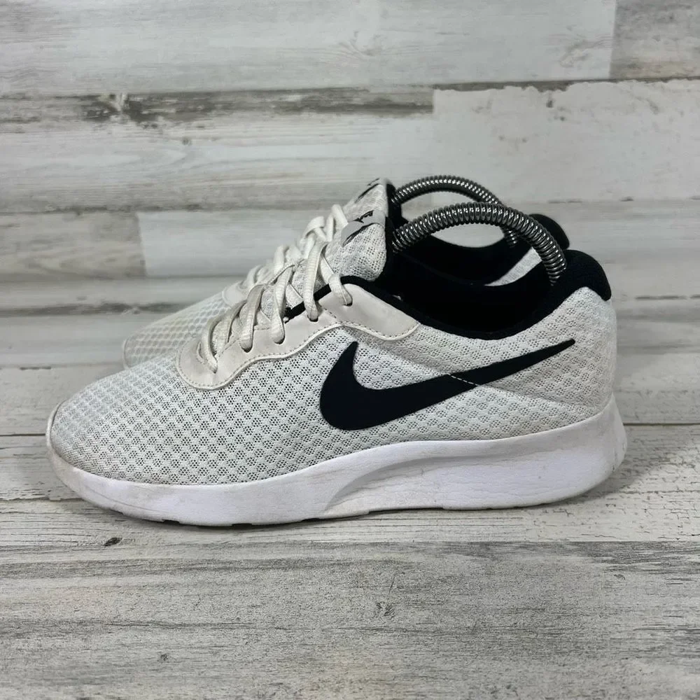 Nike Womens Tanjun Lace Up Running Athletic Sneakers White Size‎ 8.5
